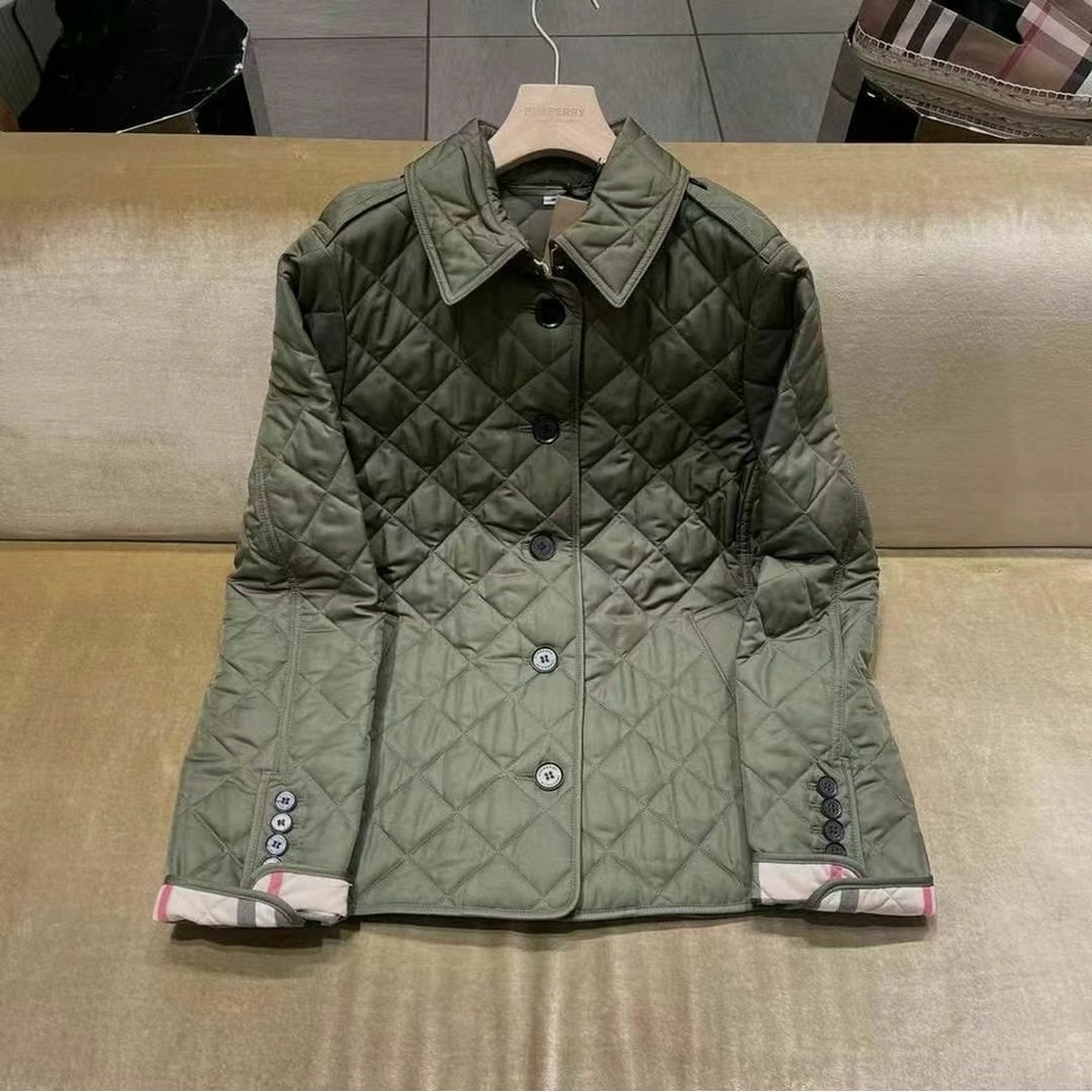 New Burberry Quilted Khaki Jacket with classic check lining